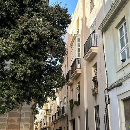 Luminoso En El Centro De Apartamento Cádiz