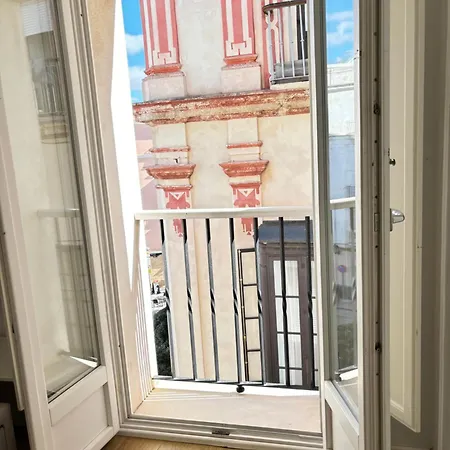Apartamento Luminoso En El Centro De Cádiz